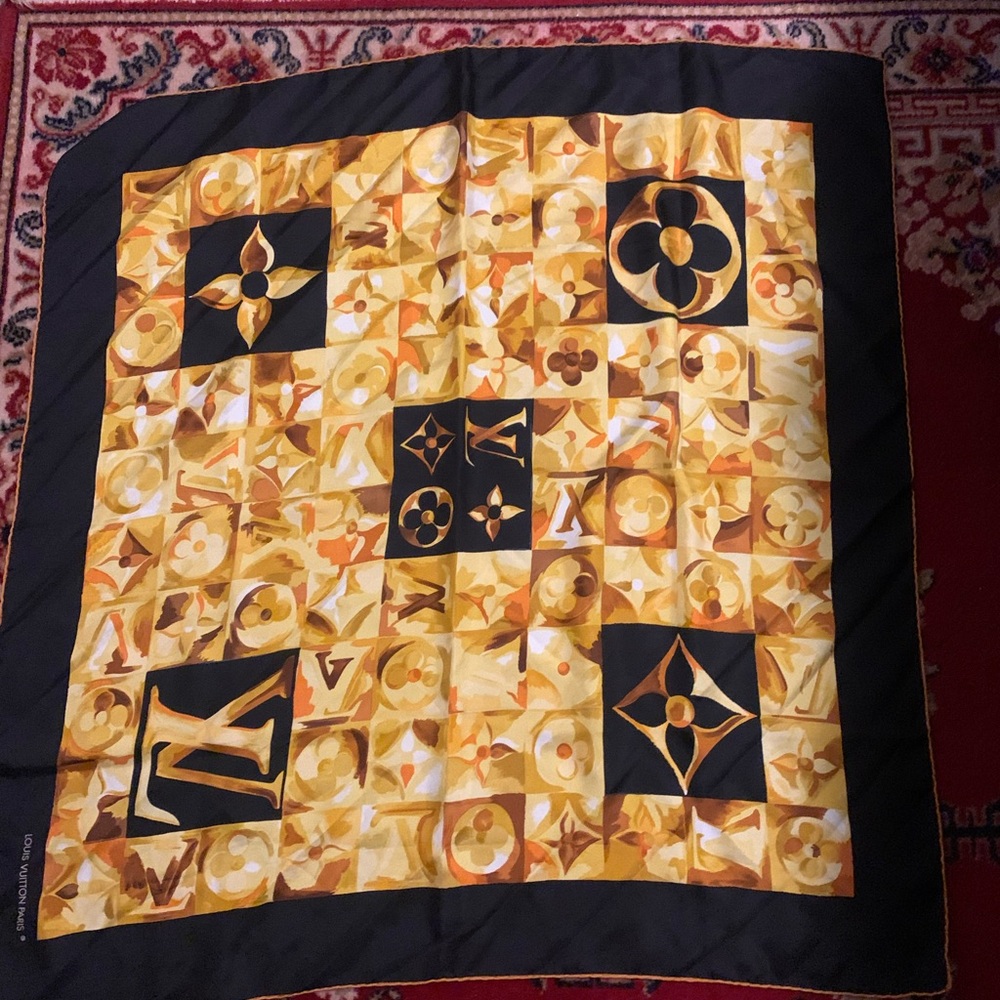 Louis Vuitton Black and Gold scarf/wrap
